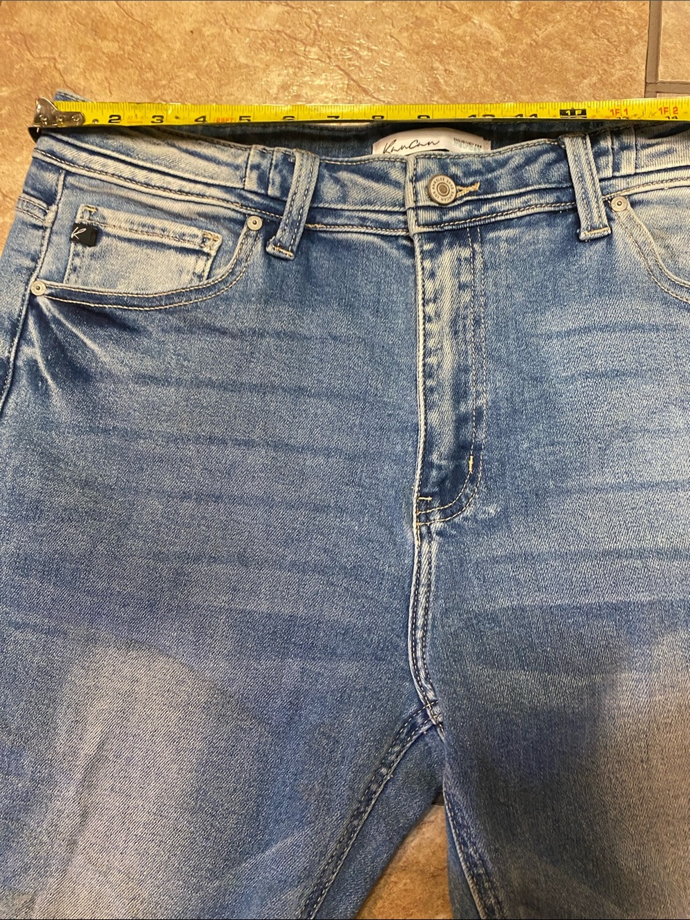 KanCan Women’s Medium Blue w/Fading Relaxed Tapered Cropped Jeans-32 Denim - Picture 6 of 11